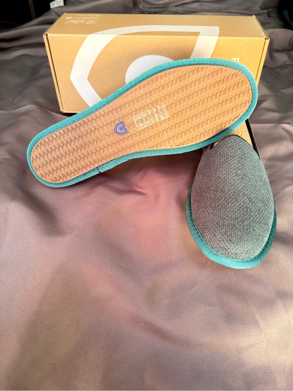 Rothy's ReVelvet Everglade Cruiser Loafer Box — Deep Green Dot - Picture 2 of 5